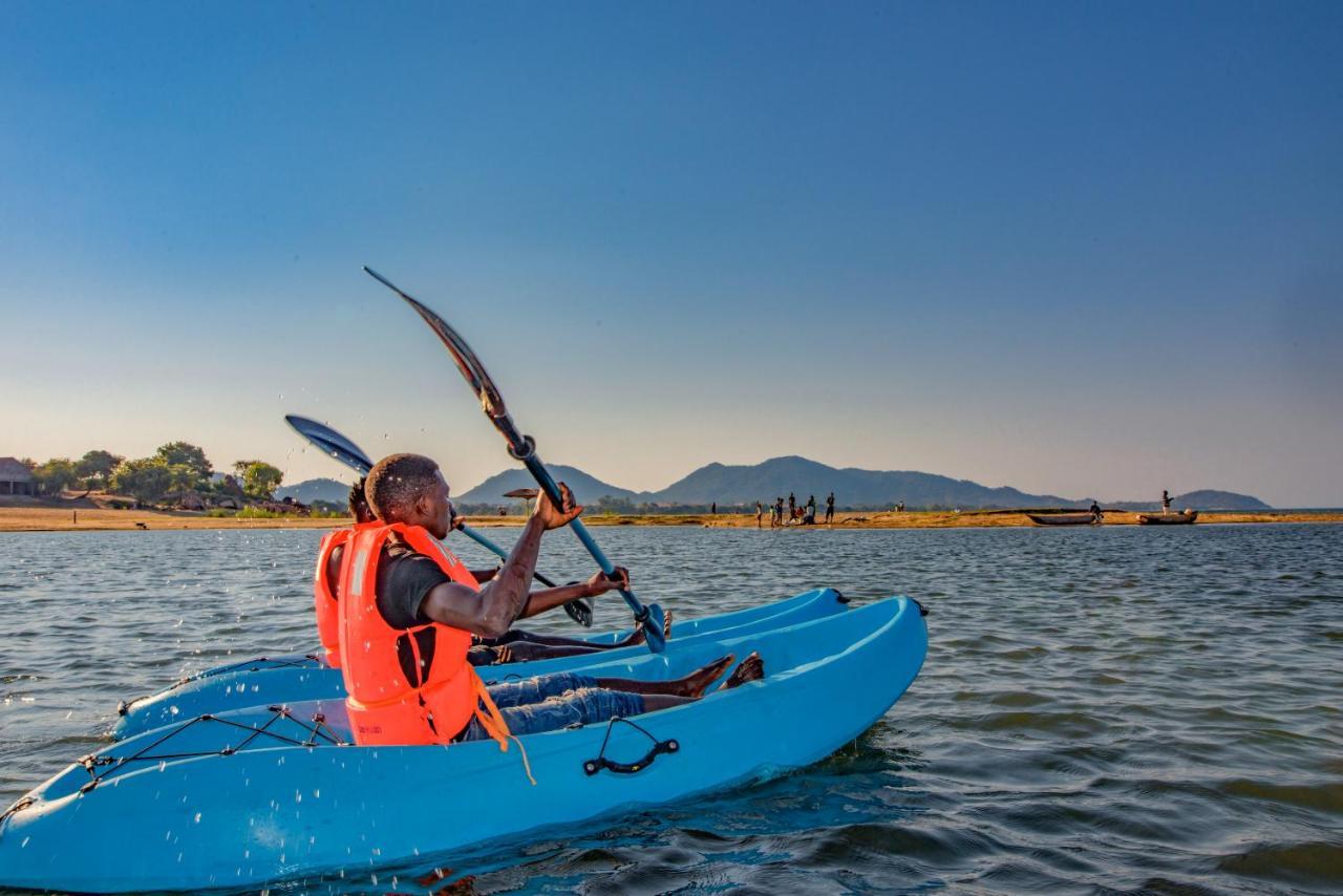 Blue Waters By Serendib Senga Luaran gambar